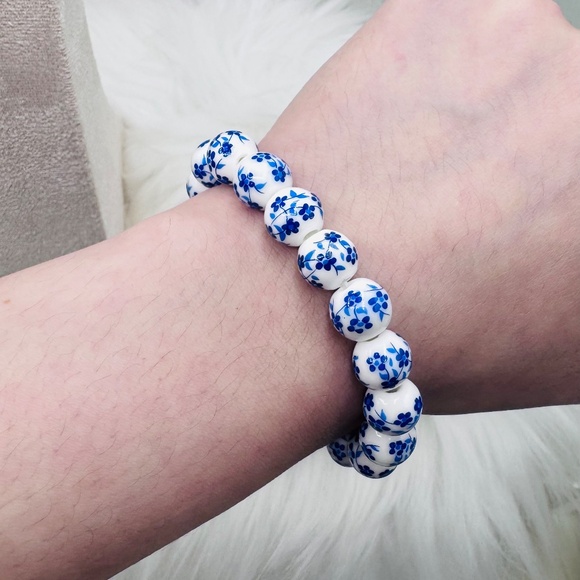 Necklace and Bracelet Blue floral design ceramic beaded set - Picture 5 of 8